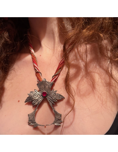 Assassin's Insignia Silver Necklace - Legacy of the Brotherhood