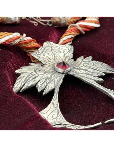 Assassin's Insignia Silver Necklace - Legacy of the Brotherhood